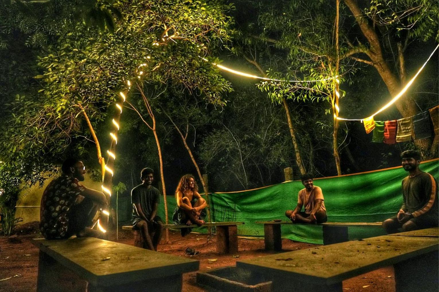 Nebula Nest Cafe & Hostel أورفيلا المظهر الخارجي الصورة