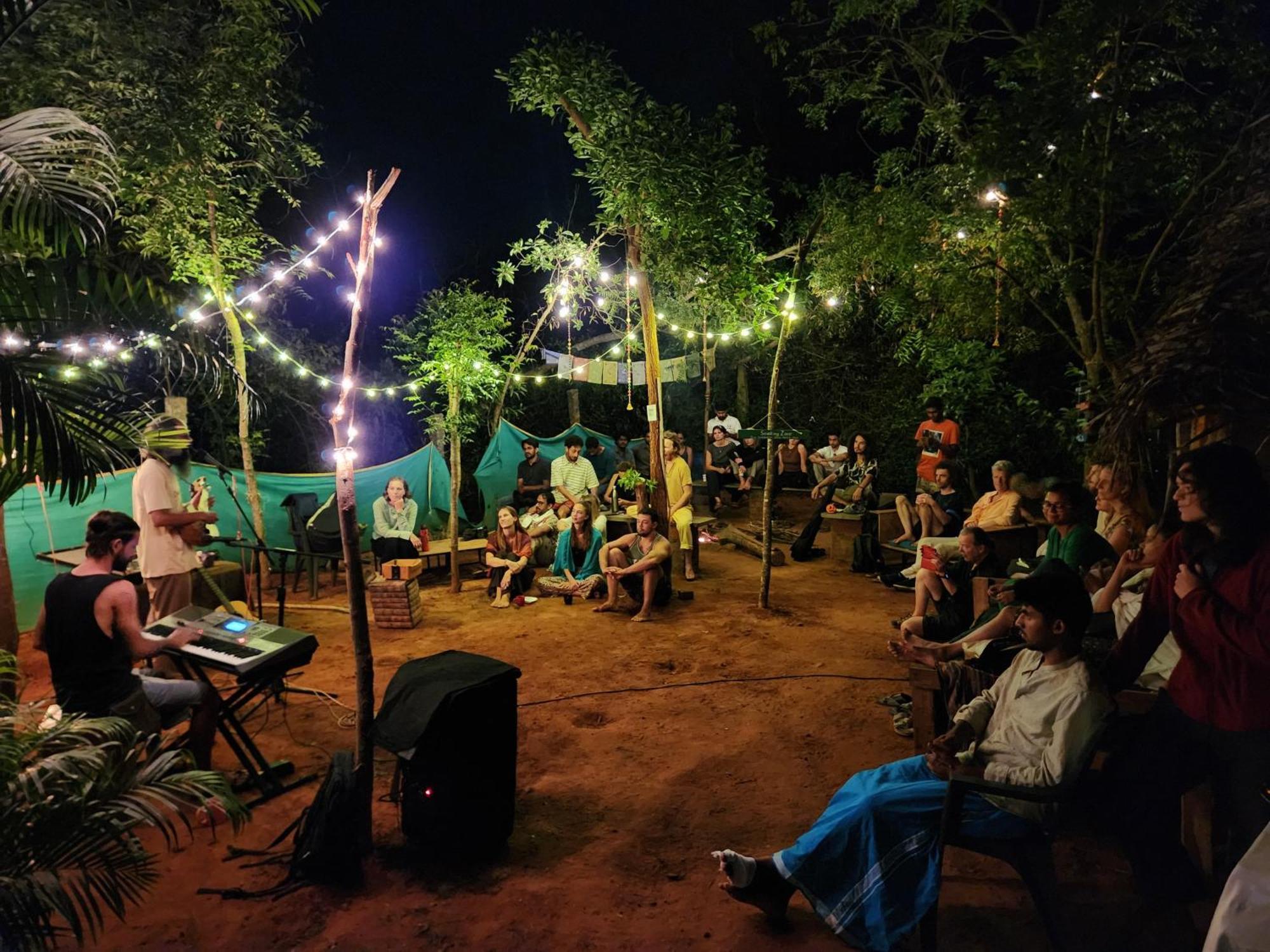 Nebula Nest Cafe & Hostel أورفيلا المظهر الخارجي الصورة